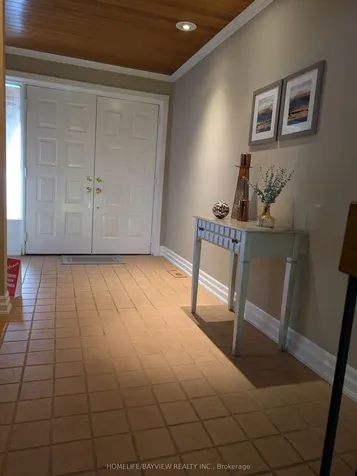 18 Oaken Gate Way Toronto ON M2P 2A1