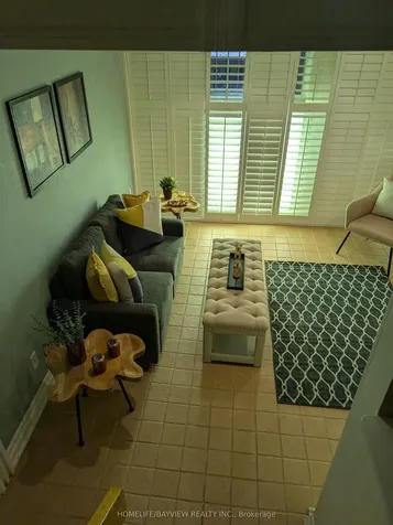 18 Oaken Gate Way Toronto ON M2P 2A1