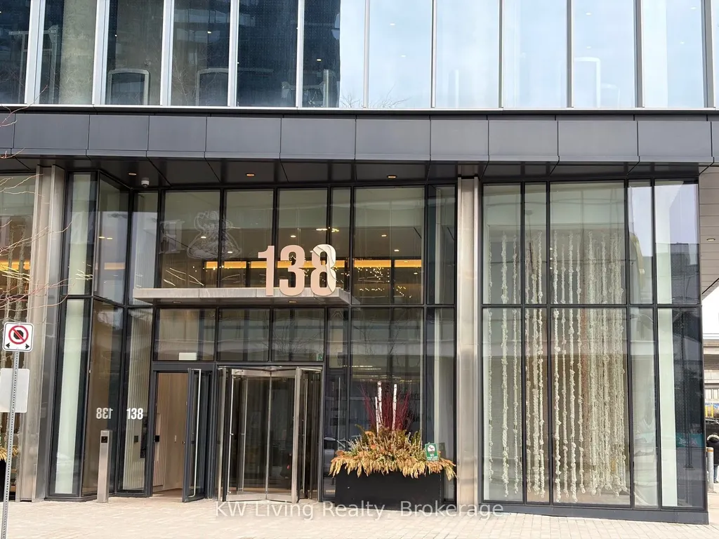 138 Downes Street Toronto ON M5E 0E4