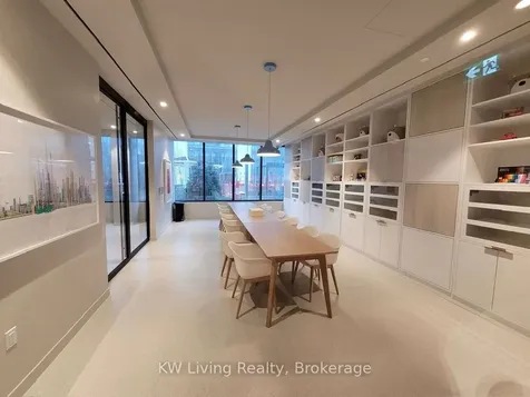 138 Downes Street Toronto ON M5E 0E4