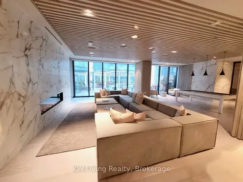 138 Downes Street Toronto ON M5E 0E4
