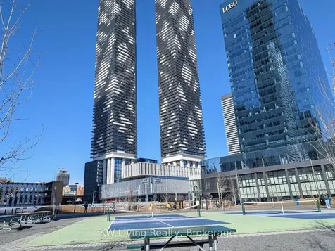 138 Downes Street Toronto ON M5E 0E4
