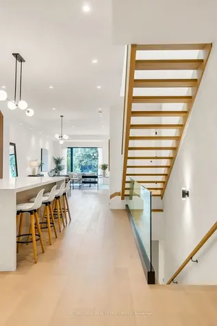 1031 Spadina Road Toronto ON M5N 2M7