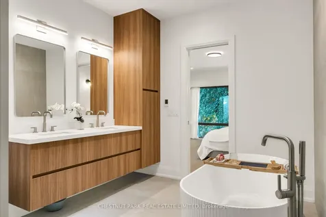 1031 Spadina Road Toronto ON M5N 2M7