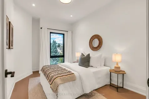 1031 Spadina Road Toronto ON M5N 2M7