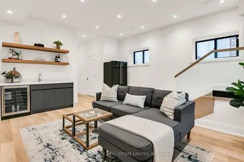 1031 Spadina Road Toronto ON M5N 2M7