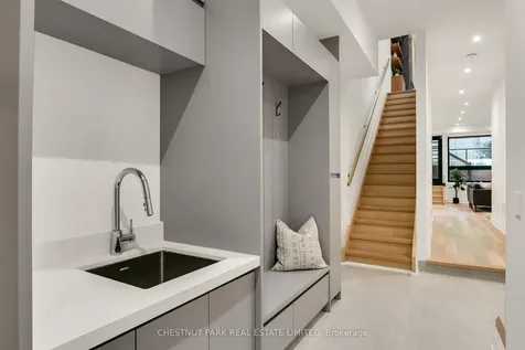 1031 Spadina Road Toronto ON M5N 2M7
