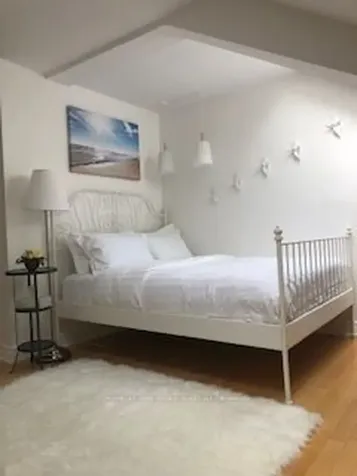 12 Florence Avenue Toronto ON M2N 1E9