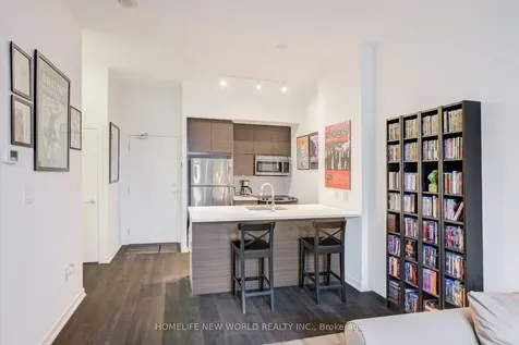 66 Forest Manor Road Toronto ON M2J 0B7
