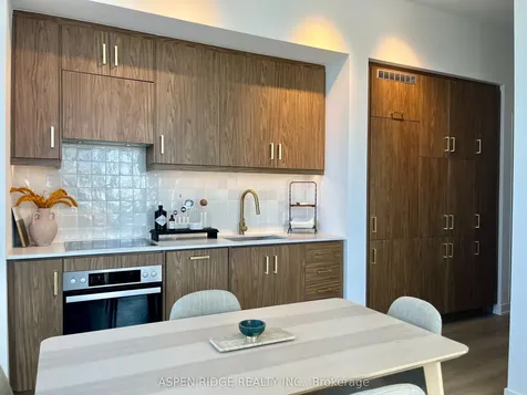9 Tecumseth Street Toronto ON M5V 0S5