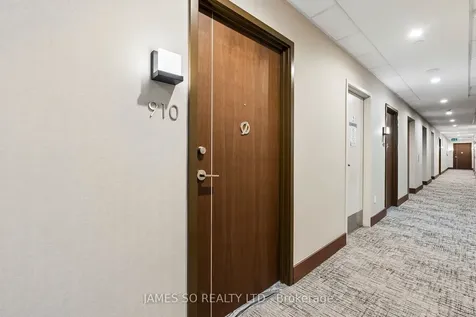 117 Mcmahon Drive Toronto ON M2K 0E4