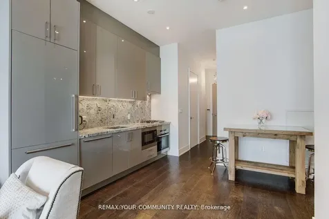 39 Queens Quay E Toronto ON M5E 0A5