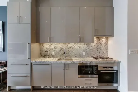 39 Queens Quay E Toronto ON M5E 0A5