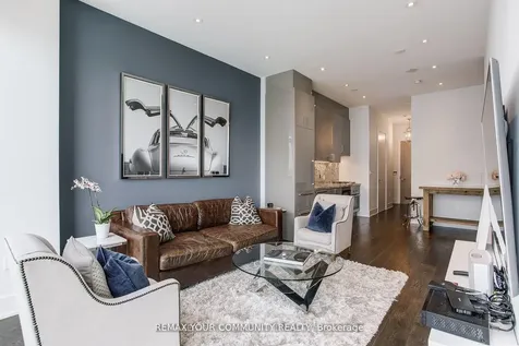 39 Queens Quay E Toronto ON M5E 0A5