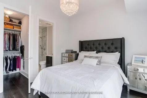 39 Queens Quay E Toronto ON M5E 0A5