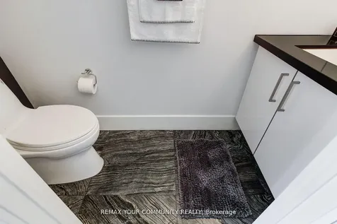 39 Queens Quay E Toronto ON M5E 0A5