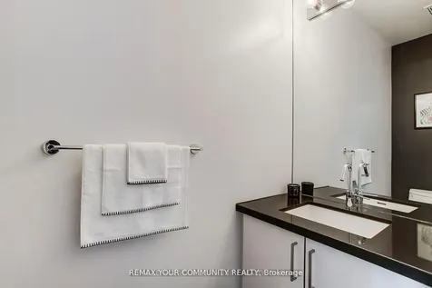 39 Queens Quay E Toronto ON M5E 0A5