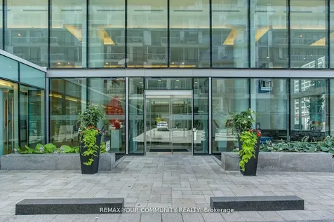 39 Queens Quay E Toronto ON M5E 0A5