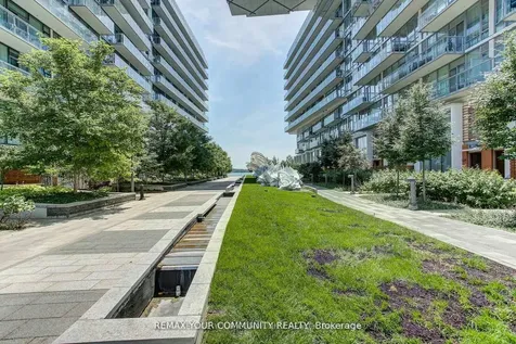 39 Queens Quay E Toronto ON M5E 0A5