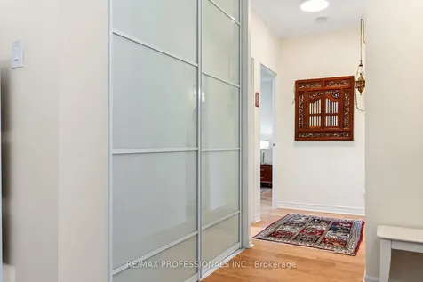 86 Gloucester Street Toronto ON M4Y 2S2