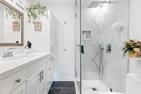 86 Gloucester Street Toronto ON M4Y 2S2
