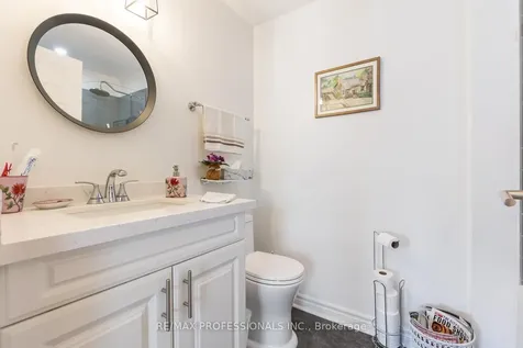 86 Gloucester Street Toronto ON M4Y 2S2