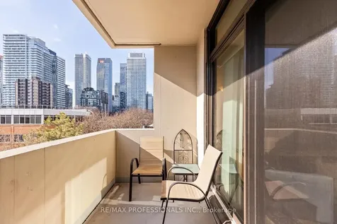 86 Gloucester Street Toronto ON M4Y 2S2