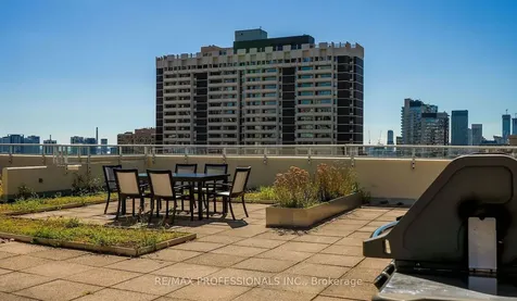 86 Gloucester Street Toronto ON M4Y 2S2