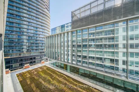 17 Bathurst Street Toronto ON M5V 0N1