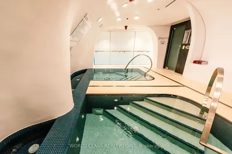 1 Bloor Street E Toronto ON M4W 0A8