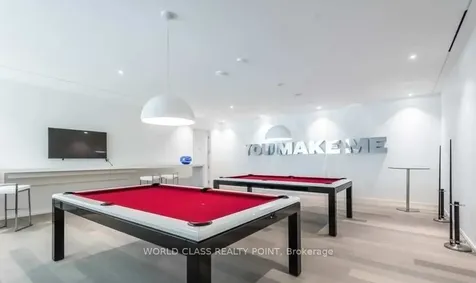 1 Bloor Street E Toronto ON M4W 0A8