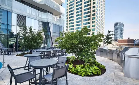 1 Bloor Street E Toronto ON M4W 0A8