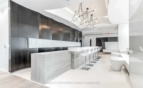 1 Bloor Street E Toronto ON M4W 0A8