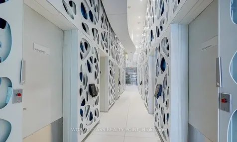 1 Bloor Street E Toronto ON M4W 0A8