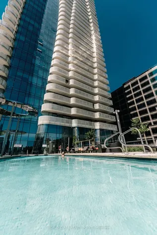 1 Bloor Street E Toronto ON M4W 0A8