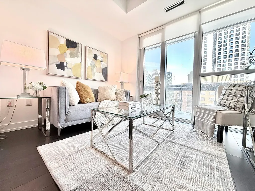 39 Roehampton Avenue Toronto ON M4P 0G1