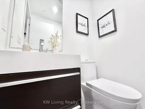 39 Roehampton Avenue Toronto ON M4P 0G1