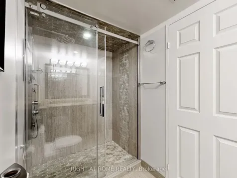 131 Torresdale Avenue Toronto ON M2R 3T1
