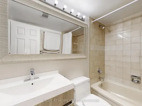 131 Torresdale Avenue Toronto ON M2R 3T1