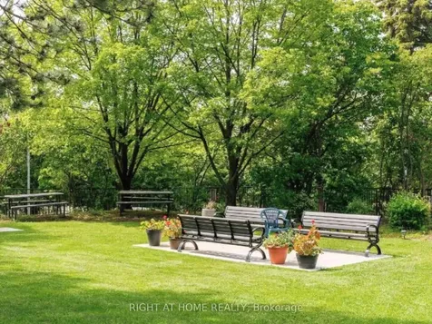 131 Torresdale Avenue Toronto ON M2R 3T1