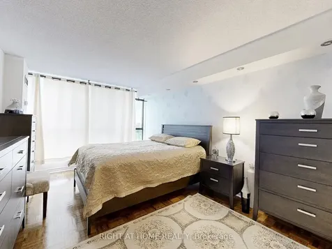 131 Torresdale Avenue Toronto ON M2R 3T1
