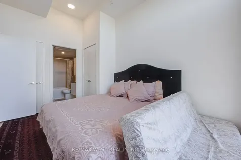 10 Deerlick Court Toronto ON M3A 0A7
