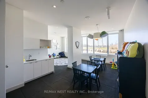 10 Deerlick Court Toronto ON M3A 0A7