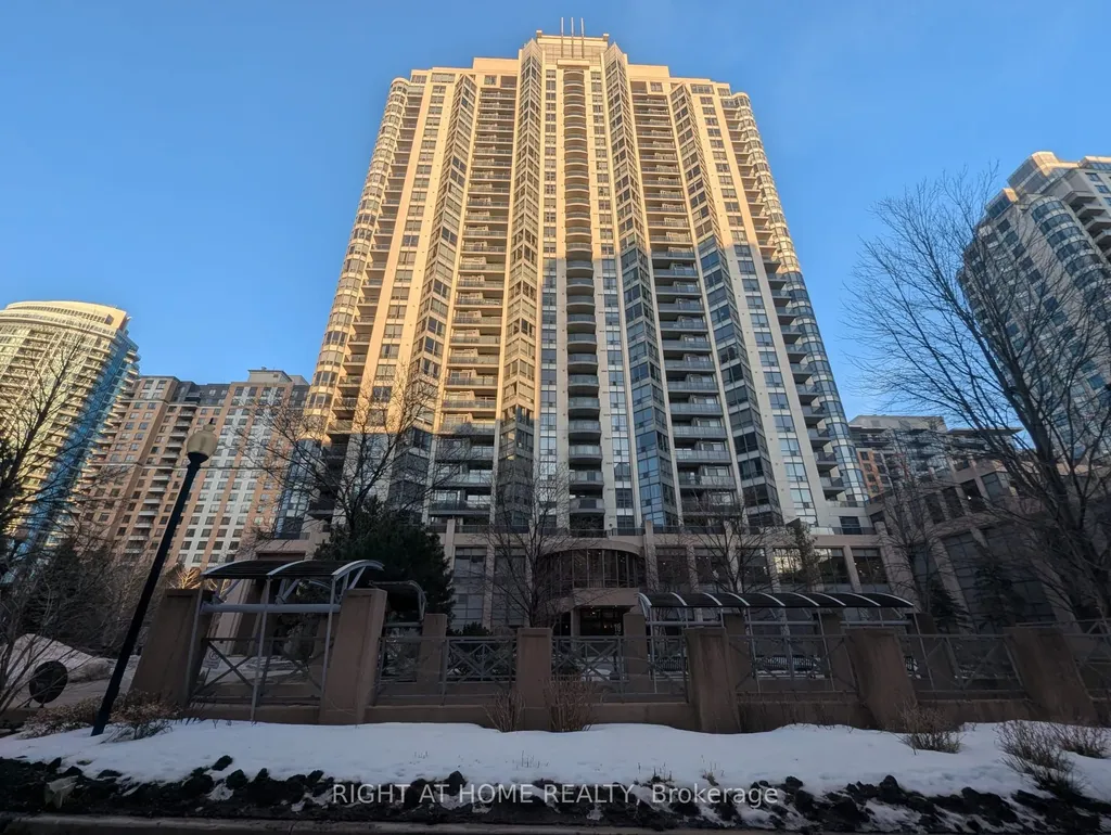 10 Northtown Way E Toronto ON M2N 7L4