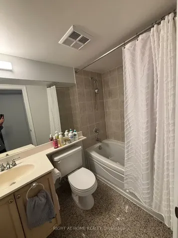 10 Northtown Way E Toronto ON M2N 7L4