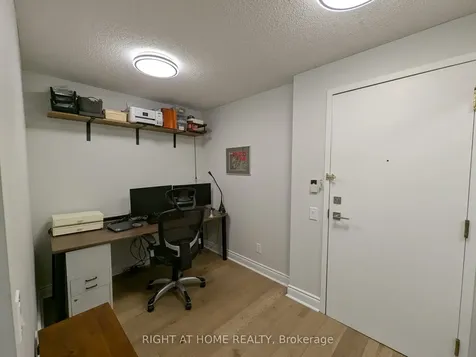 10 Northtown Way E Toronto ON M2N 7L4