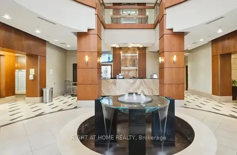 10 Northtown Way E Toronto ON M2N 7L4