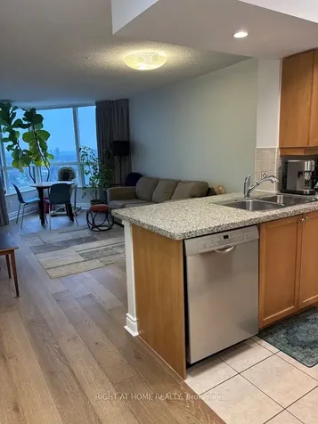 10 Northtown Way E Toronto ON M2N 7L4