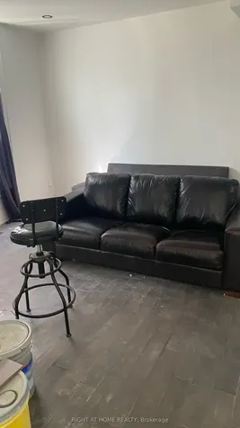 181 Cedric Avenue Toronto ON M6C 3X7