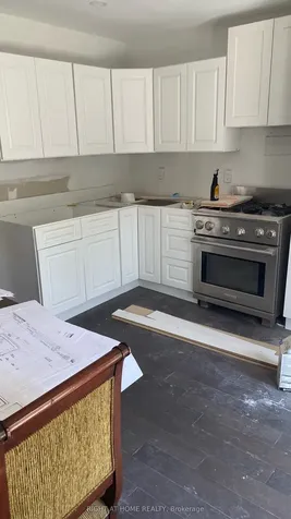 181 Cedric Avenue Toronto ON M6C 3X7